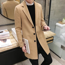 Sobretudo Masculino Elegante Romenzi RZ090 com design sofisticado, tecido premium e ajuste confortável, ideal para visuais refinados.