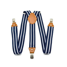 Suspensório Masculino Listrado Romenzi RZ771 em detalhe, acessório sofisticado em poliéster e couro que garante durabilidade, conforto e estilo ao visual.
