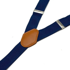 Suspensório Masculino Romenzi RZ770 em detalhe, acessório elegante, versátil e resistente que garante ajuste impecável e transforma o look masculino com estilo.