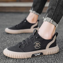 Tênis Casual Masculino Romenzi RZ333, confeccionado com material premium, sola anti penetração e conforto prolongado para rotinas exigentes.