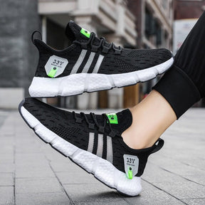 Tênis Esportivo Run Romenzi RZ440 com malha mesh, palmilha anatômica e solado emborrachado para conforto, leveza e segurança em qualquer ocasião.