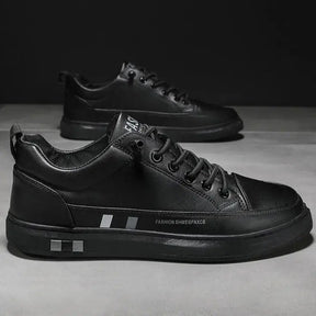 Tênis Masculino de Couro Fashion Romenzi RZ331, couro premium, design exclusivo, costura reforçada e sola antiderrapante para estilo e segurança.
