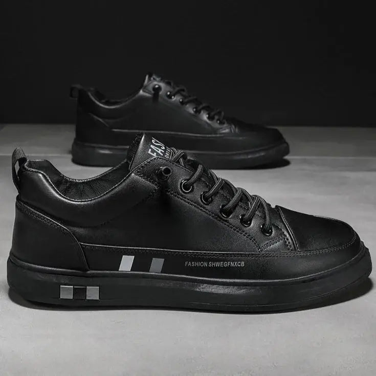 Tênis Masculino de Couro Fashion Romenzi RZ331, couro premium, design exclusivo, costura reforçada e sola antiderrapante para estilo e segurança.