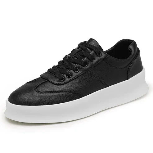 Tênis Masculino Romenzi RZ419 em couro legítimo preto ou caramelo com acabamento artesanal, palmilha respirável e sola segura para estilo e conforto.