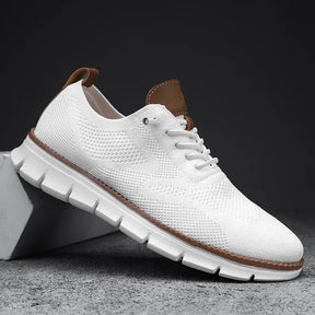 Tênis Masculino Romenzi RZ382 disponível nas cores branco, preto e caqui, com design minimalista, palmilha macia e sola segura para uso diário versátil.