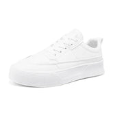 Tênis masculino Romenzi RZ393 com acabamento refinado, estrutura reforçada, sola reta em borracha e visual discreto para looks casuais modernos.