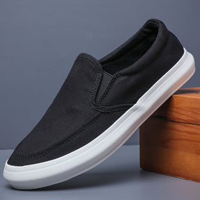 Tênis Masculino Slip On Romenzi RZ406 com tecido de alta densidade, palmilha confortável e design moderno para estilo casual com elegância.