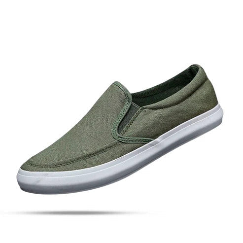 Tênis Masculino Slip On Romenzi RZ406 com tecido de alta densidade, palmilha confortável e design moderno para estilo casual com elegância.