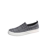 Tênis Masculino Slip On Romenzi RZ407 em preto, cinza, bege e verde musgo, com visual contemporâneo e acabamento que oferece conforto e leveza.