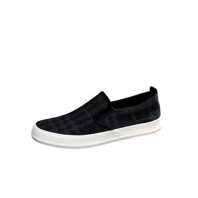Tênis Masculino Slip On Romenzi RZ407 em preto, cinza, bege e verde musgo, com visual contemporâneo e acabamento que oferece conforto e leveza.