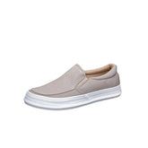 Tênis Masculino Slip On Romenzi RZ408 em tecido leve e palmilha em PU, estilo casual nas cores bege, verde musgo, branco e preto.