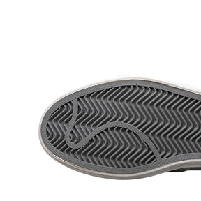Tênis Masculino Slip On Romenzi RZ408 em tecido leve e palmilha em PU, estilo casual nas cores bege, verde musgo, branco e preto.