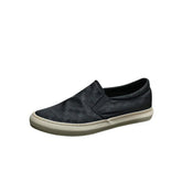 Tênis Masculino Slip On Romenzi RZ427 com design elegante, tecido resistente, palmilha macia e cores versáteis para diferentes estilos.