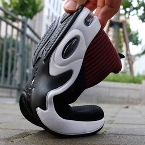 Tênis Masculino Sports Romenzi RZ442 em destaque: design moderno, malha respirável e amortecimento a ar para máximo conforto e desempenho.