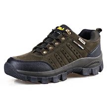 Tênis Masculino Trilha à Prova D'água Romenzi RZ332, couro impermeável, sola antiderrapante e biqueira reforçada para segurança e conforto em terrenos variados.